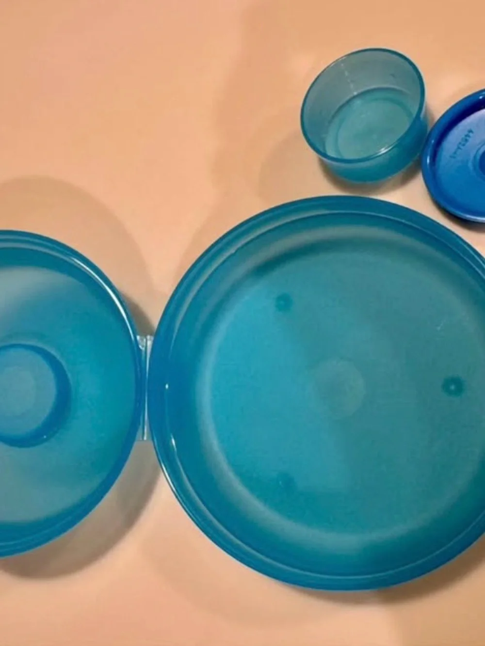 Tupperware classic bagel